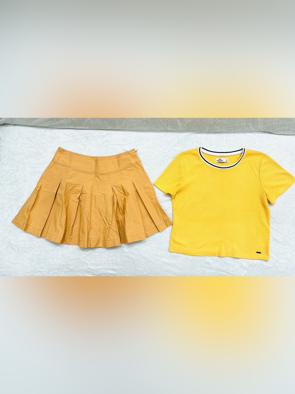 Lot Women Top & Skirt Very Cute Size S Uniqlo, Hollister Excellent Condition